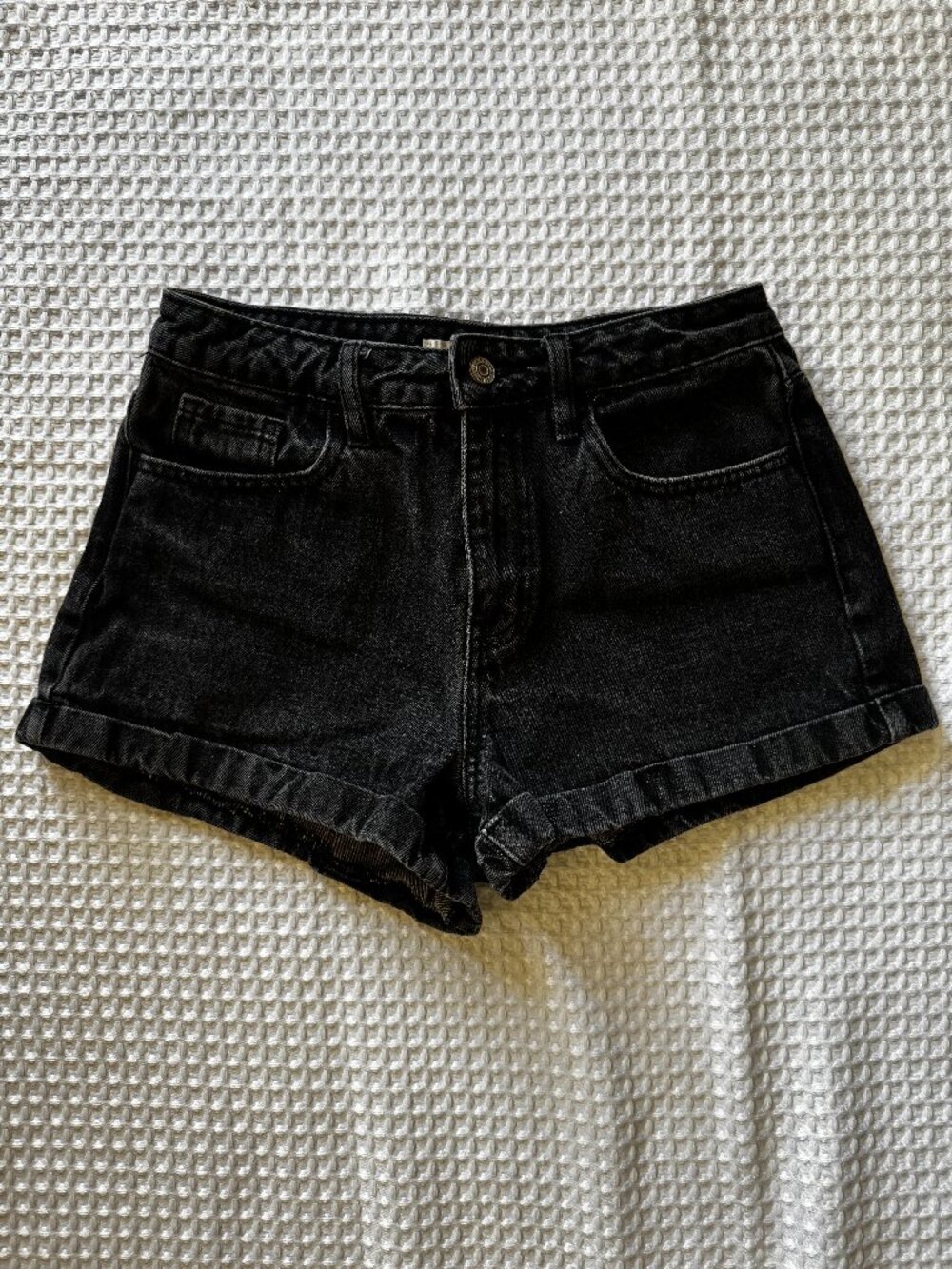 PacSun Mom Short Black Denim 26 Distressed